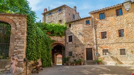 il borgo di Sassetta