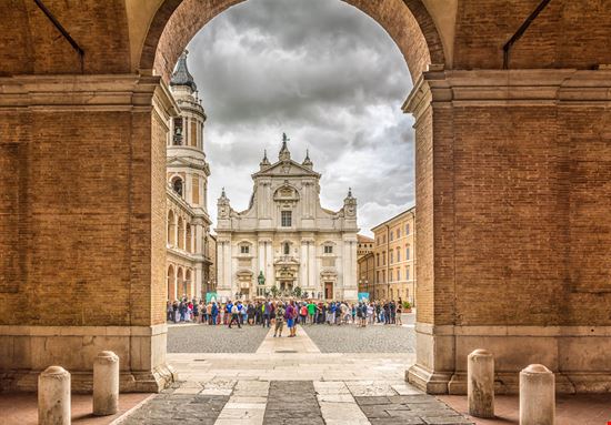 Loreto Santuario della Santa Casa  stock.adobe.com 