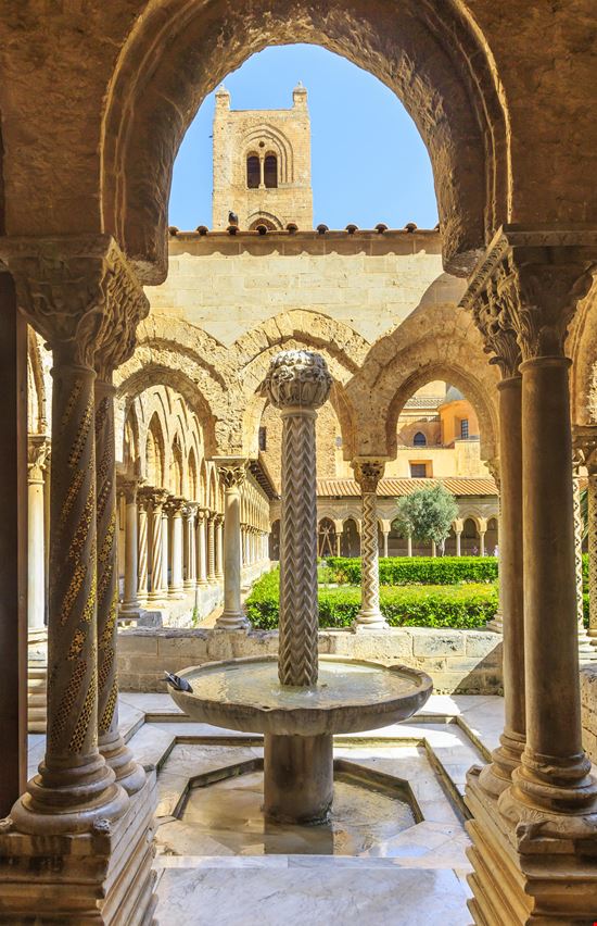 Monreale Chiostro stock.adobe.com 