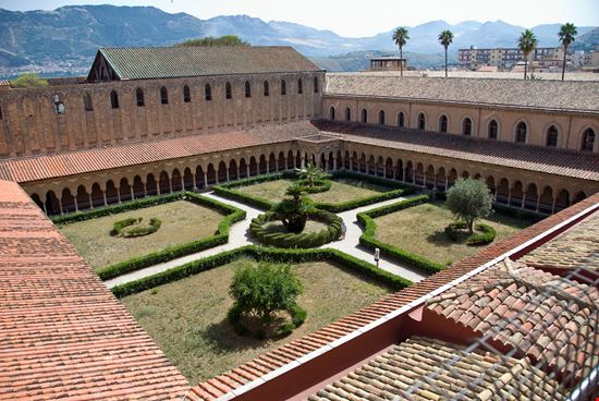 Monreale Chiostro stock.adobe.com 