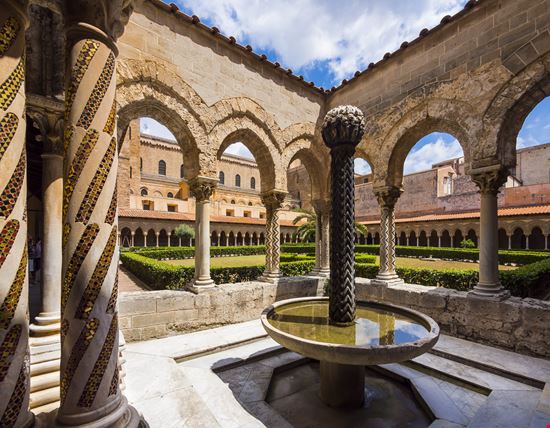 Monreale Chiostro stock.adobe.com 