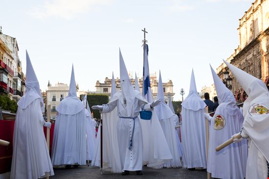 Semana Santa Semana Santa Peter Adams Photography L / Shutterstock.com 