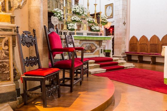 Chiesa dei Santi Pietro e Paolo Chiesa dei Santi Pietro e Paolo desa89 - Istockphoto.com 