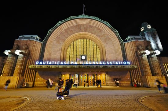 Stazione dei treni Stazione dei treni EQRoy / Shutterstock.com 