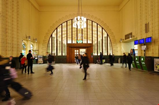 Stazione dei treni Stazione dei treni EQRoy / Shutterstock.com 