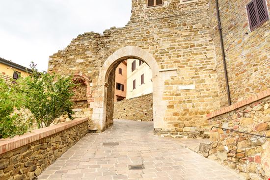 Scarlino Scarlino Georgia Carini - Shutterstock.com 