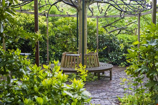 Hortus botanicus Hortus botanicus Magdanatka - Shutterstock.com 