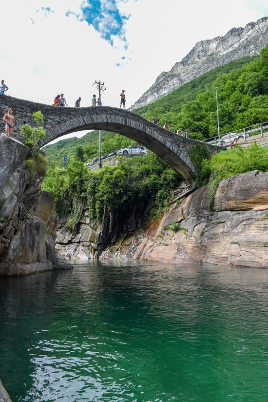 Valle Verzasca Valle Verzasca fotoember - Istockphoto.com 