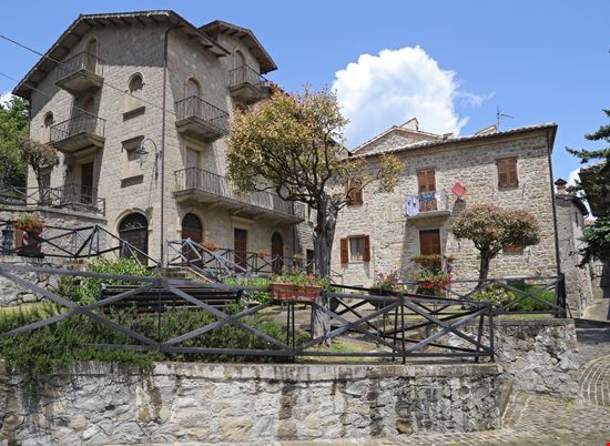Montemonaco Montemonaco trotalo - Istockphoto.com 