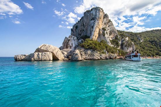 Cala Luna Cala Luna D.Bond - Shutterstock.com 