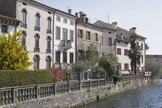 Serravalle Serravalle Eder - Shutterstock.com 