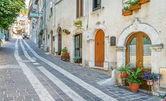 Caramanico Terme Caramanico Terme Stefano_Valeri / Shutterstock.com 