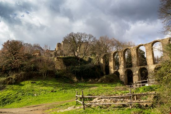 Riserva Naturale di Monterano Riserva Naturale di Monterano Shutterstock.com 
