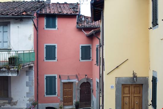 Benabbio Il borgo di Benabbio Steve Lovegrove / Shutterstock.com 