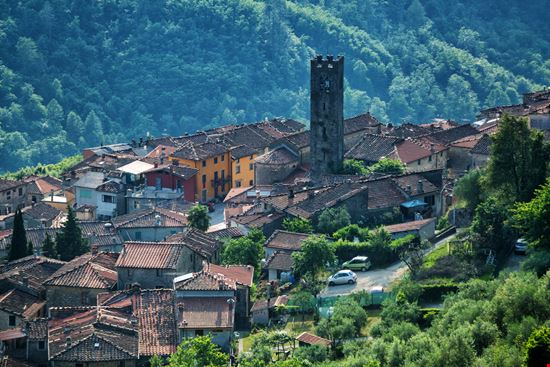 Benabbio Il borgo di Benabbio Steve Lovegrove - Shutterstock.com 
