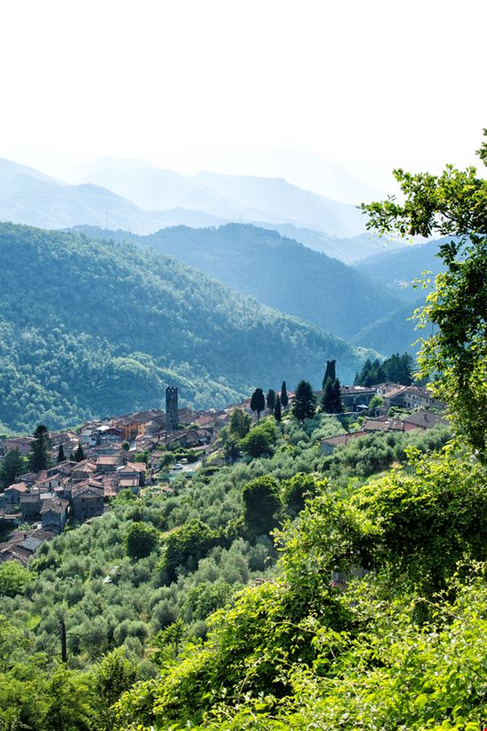 Benabbio Il borgo di Benabbio Steve Lovegrove - Shutterstock.com 
