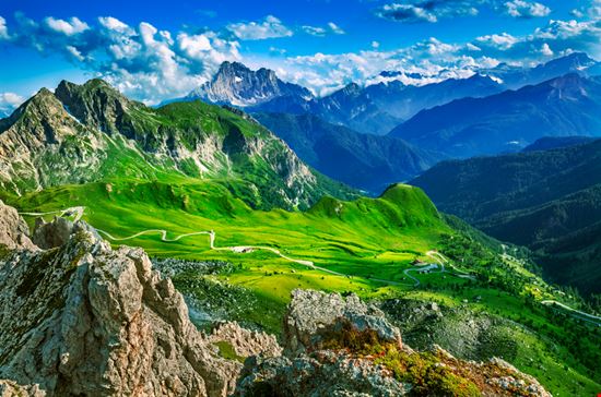 Passo Falzarego Il passo da cartolina tra le Dolomiti Rasto SK - Shutterstock.com 