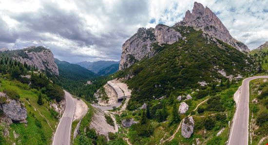 Passo Falzarego Il passo da cartolina tra le Dolomiti Sergey Nemirovsky - Shutterstock.com 
