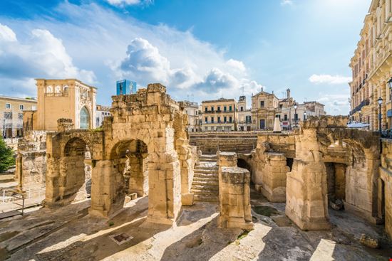 Lecce Anfiteatro romano  Balate Dorin - Shutterstock.com 
