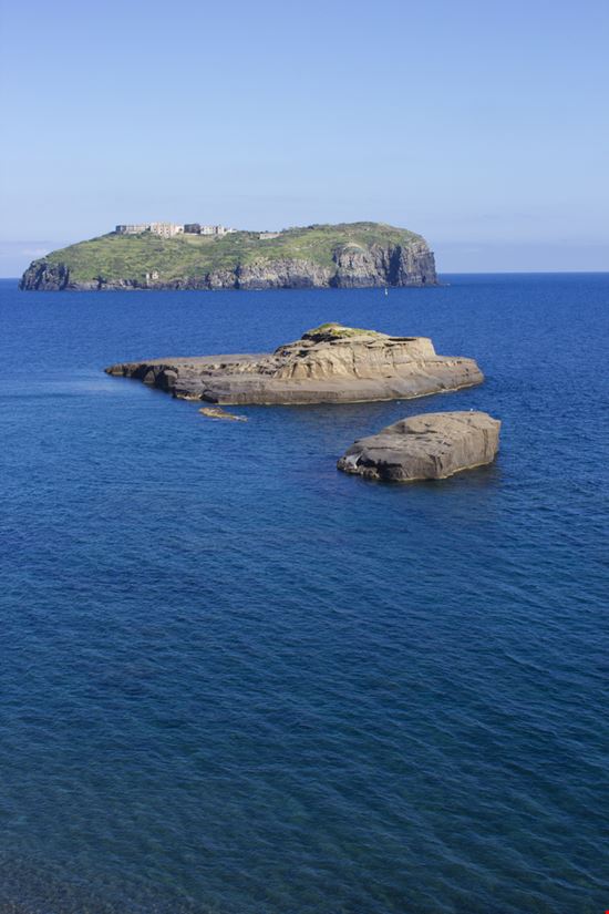 Isola di Santo Stefano Isola di Santo Stefano Ciro Orabona Creative - Shutterstock.com 