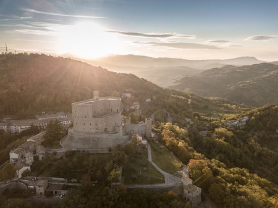 Rocca Malatestiana Rocca Malatestiana cristian ghisla - Shutterstock.com 