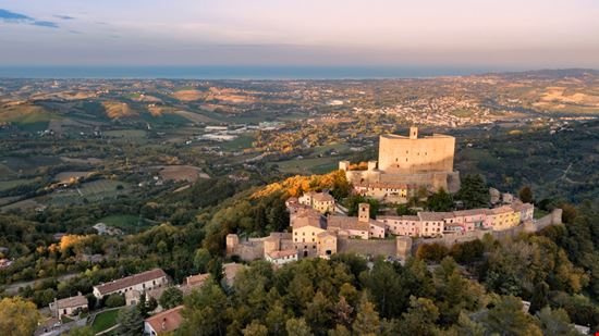 Rocca Malatestiana Rocca Malatestiana cristian ghisla - Shutterstock.com 
