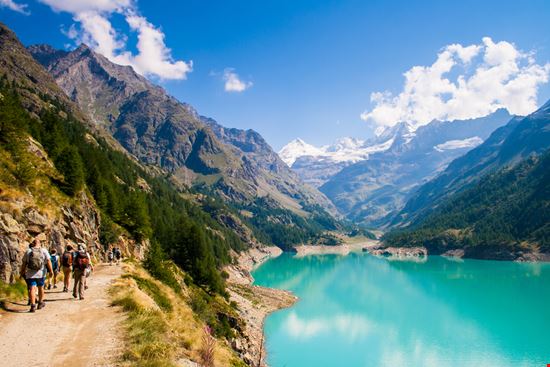 Lago di Place Moulin Lago di Place Moulin Andrea Luciani - Shutterstock.com 