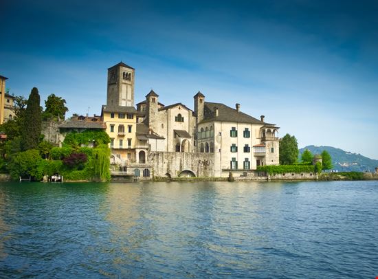 Basilica di San Giulio Basilica di San Giulio savoia - Istockphoto.com 