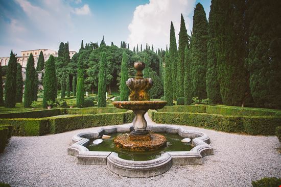 Giardini Giusti Giardini Giusti fotoliza / Shutterstock.com 