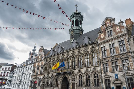Municipio di Mons Municipio di Mons Anibal Trejo - Shutterstock.com 