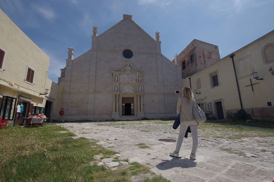 Isola di San Nicola Santuario di Santa Maria a Mare stock.adobe.com 