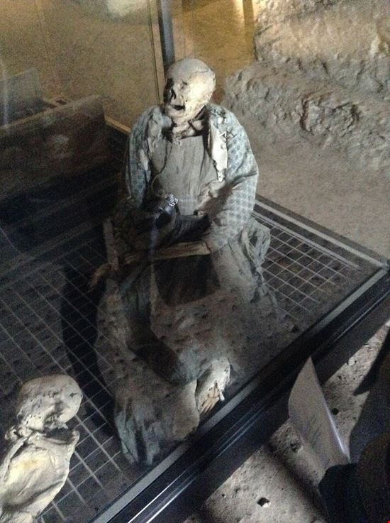 Museo delle Mummie a Ferentillo Museo delle Mummie a Ferentillo Pubblico dominio, https://it.wikipedia.org/w/index.php?curid=6702727 