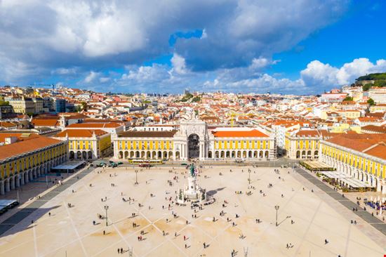 Praça do comercio Lisbon Shutterstock.com 