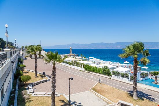 Reggio Calabria Lungomare Falcomatà mRGB / Shutterstock.com 