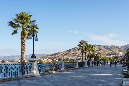 Reggio Calabria Lungomare Falcomatà byvalet / Shutterstock.com 