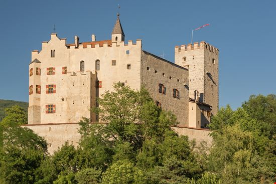 Castello Castello dlaurro / Shutterstock.com 