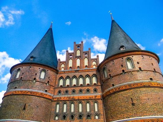Holstentor Holstentor Stefano Zaccaria - Shutterstock.com 