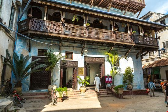 Stone Town Stone Town LMspencer / Shutterstock.com 