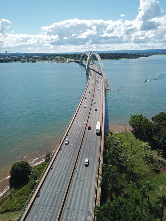 Ponte Juscelino Kubitschek Ponte Juscelino Kubitschek Rosalba Matta-Machado / Shutterstock.com 
