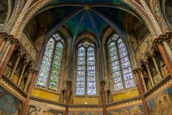 The Basilica of San Francesco d'Assisi Assisi Andrea Colarieti / Shutterstock.com 