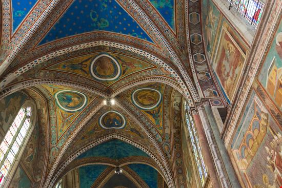The Basilica of San Francesco d'Assisi Assisi Angelo Chiariello / Shutterstock.com 