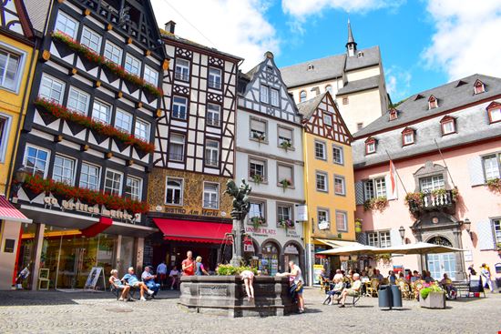 Cochem Una cittadina da sogno in Germania Suratwadee Rattanajarupak / Shutterstock.com 