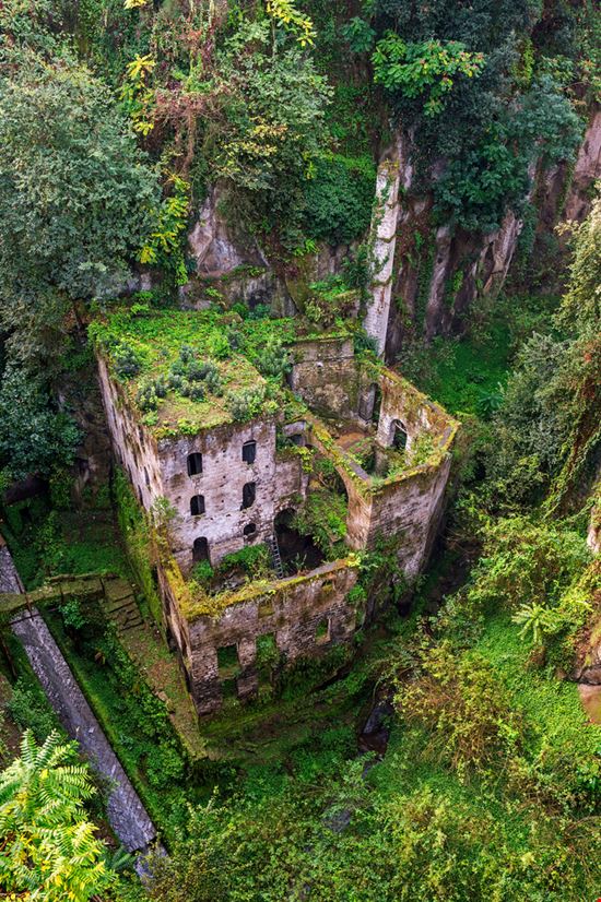 Vallone dei Mulini  Vallone dei Mulini  Zyankarlo - Shutterstock.com 