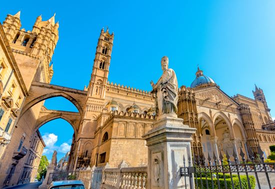 Palermo La Cattedrale di Palermo Valery Bareta - Shutterstock.com 