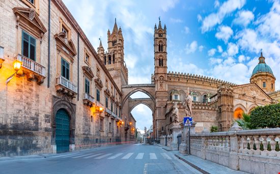 Palermo La Cattedrale di Palermo kavalenkava - Shutterstock.com 