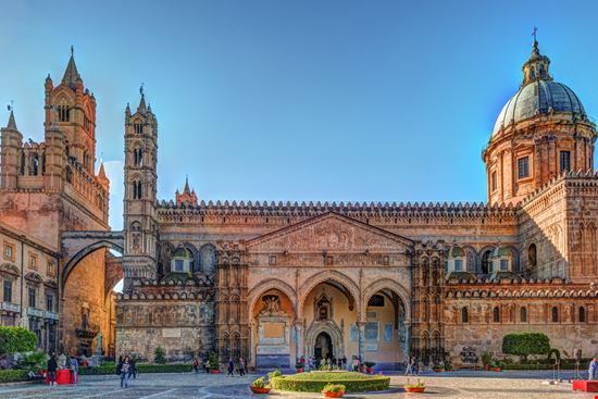 Palermo La Cattedrale di Palermo Romas_Photo - Shutterstock.com 