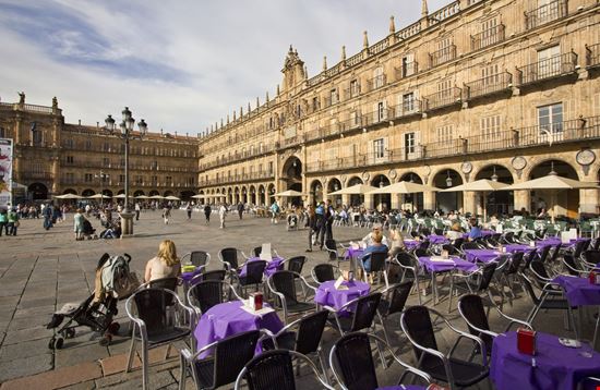 Plaza Mayor Plaza Mayor jan kranendonk / Shutterstock.com 