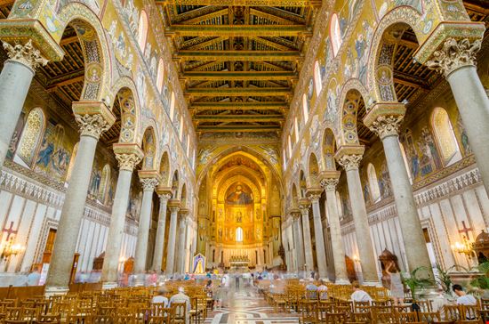 Duomo Duomo Yury Dmitrienko / Shutterstock.com 