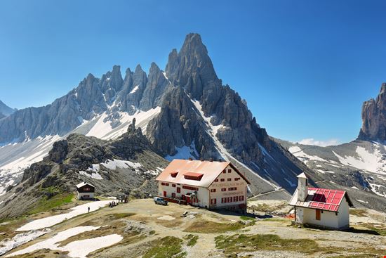 Rifugio Auronzo Rifugio Auronzo estivillml - Istockphoto.com 