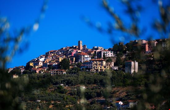Perinaldo Il Borgo delle Stelle Shutterstock.com 